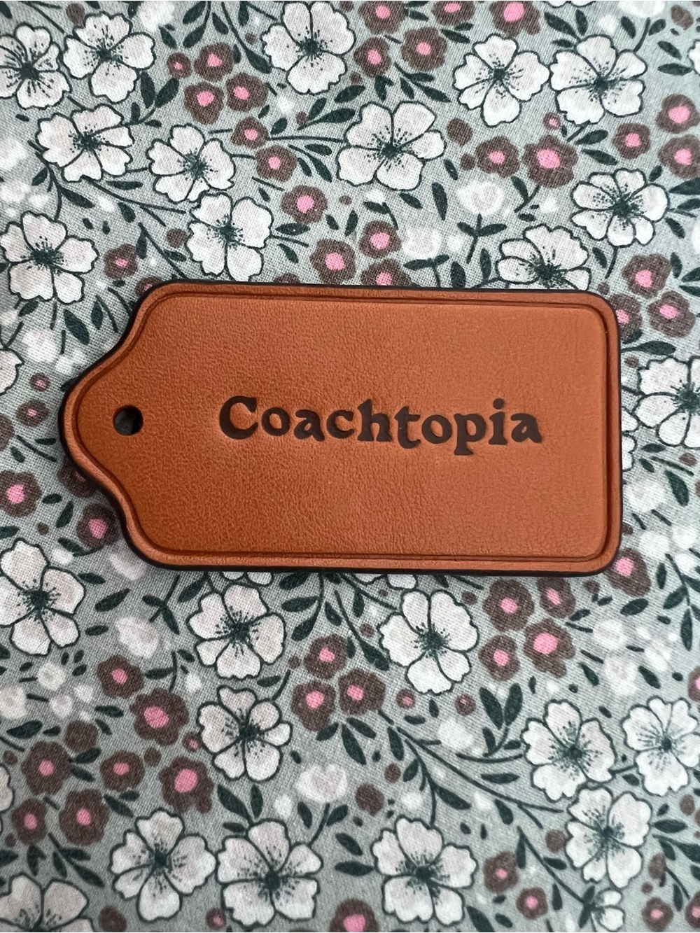 New! Coachtopia Leather Large Hang Tag
